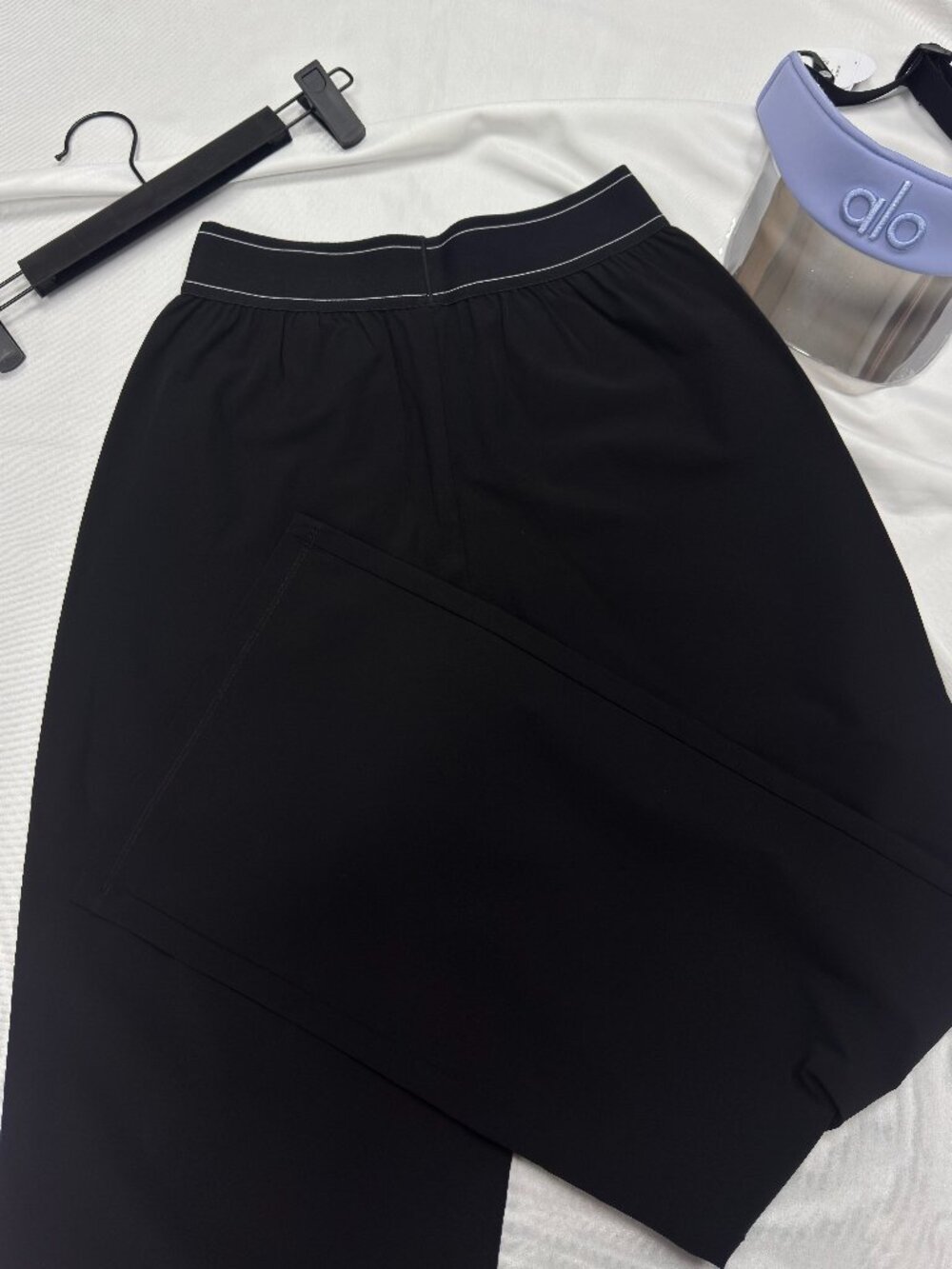 Clean Girl Essential🥳ALO Yoga Suit Up Trouser Black Wide Leg Pants🎈NWT - Picture 7 of 8